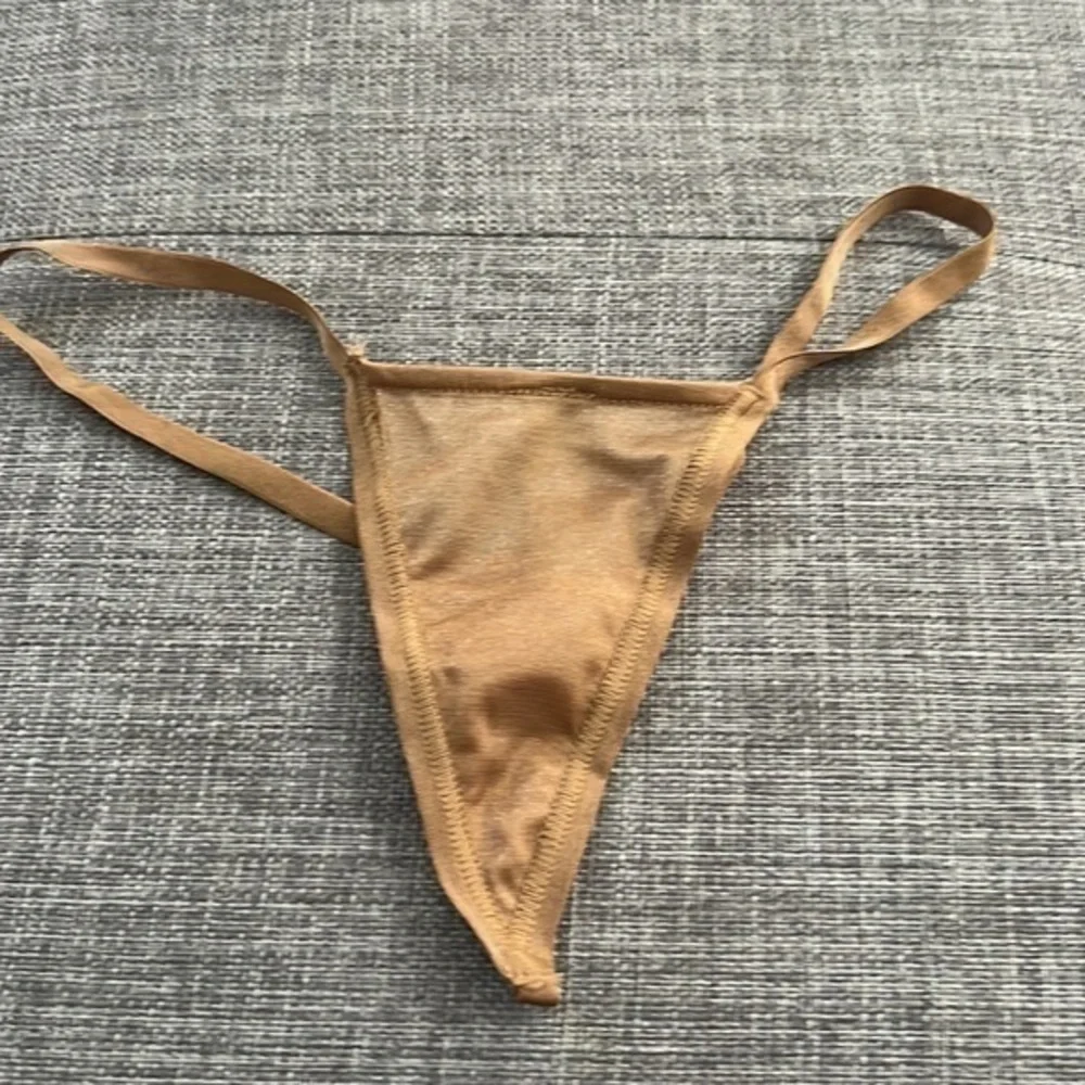 Skims Shimmer Thong - Picture 2 of 3